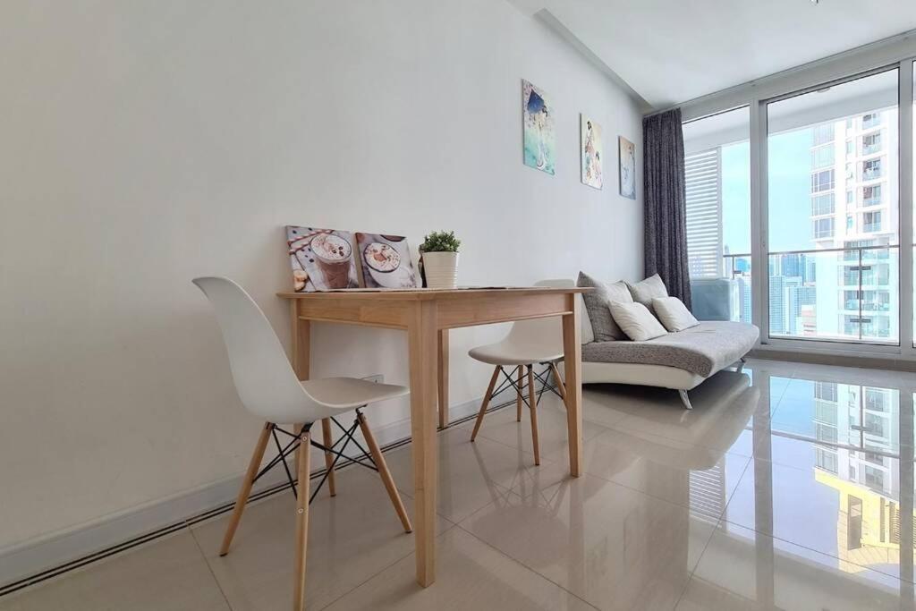 The Muji Inspired 1 Bedroom : Pool/wifi/rama9/rca Apartment