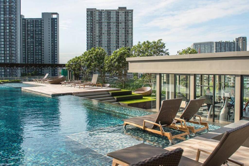 The Base Park East - Sukhumvit 77 *