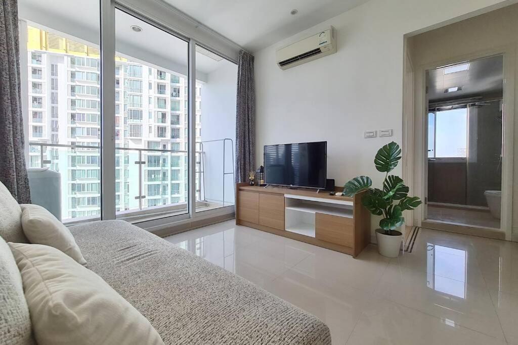The Muji Inspired 1 Bedroom : Pool/wifi/rama9/rca Apartment Bangkok