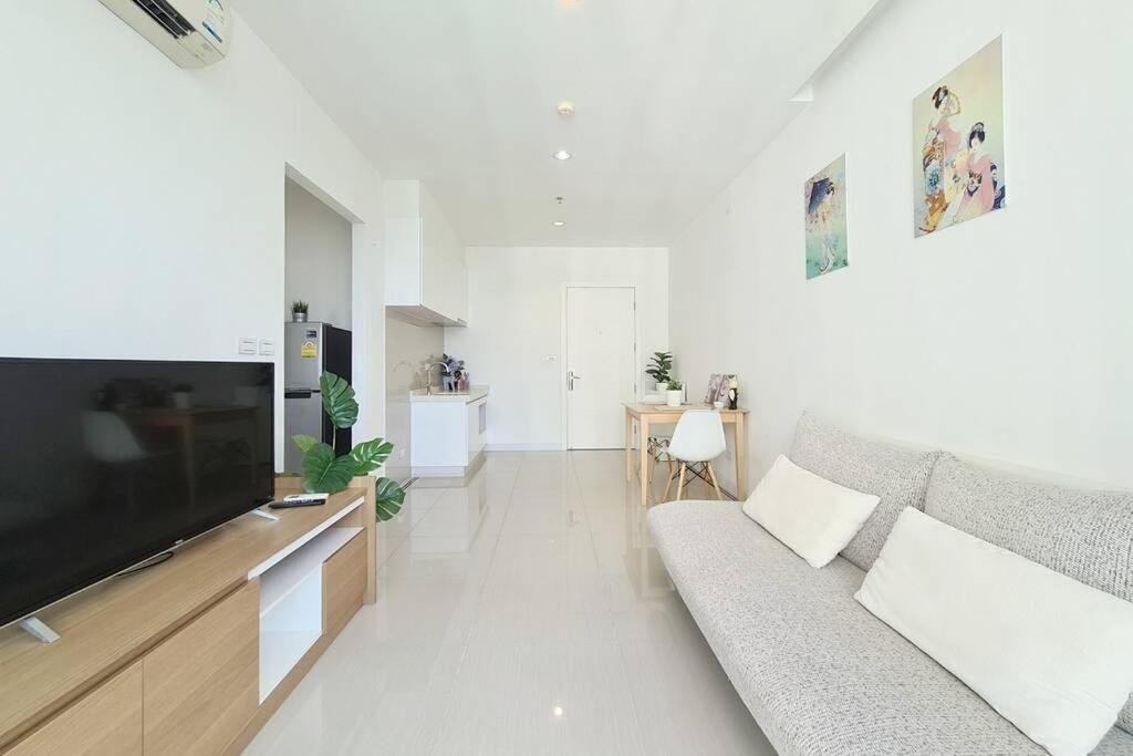 The Muji Inspired 1 Bedroom : Pool/wifi/rama9/rca Apartment