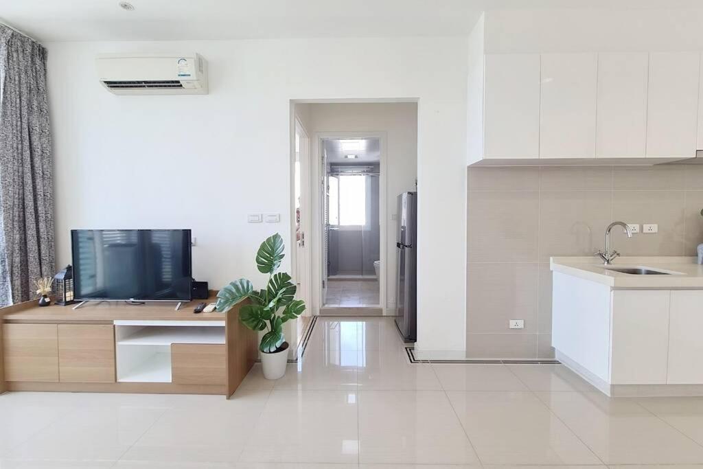 The Muji Inspired 1 Bedroom : Pool/wifi/rama9/rca Apartment