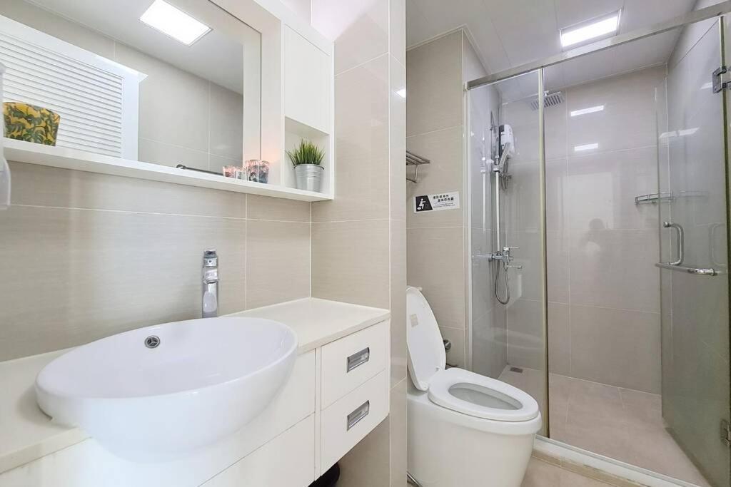 The Cloud Sky Rama9 : 1br Wifi Pool Rca Apartment
