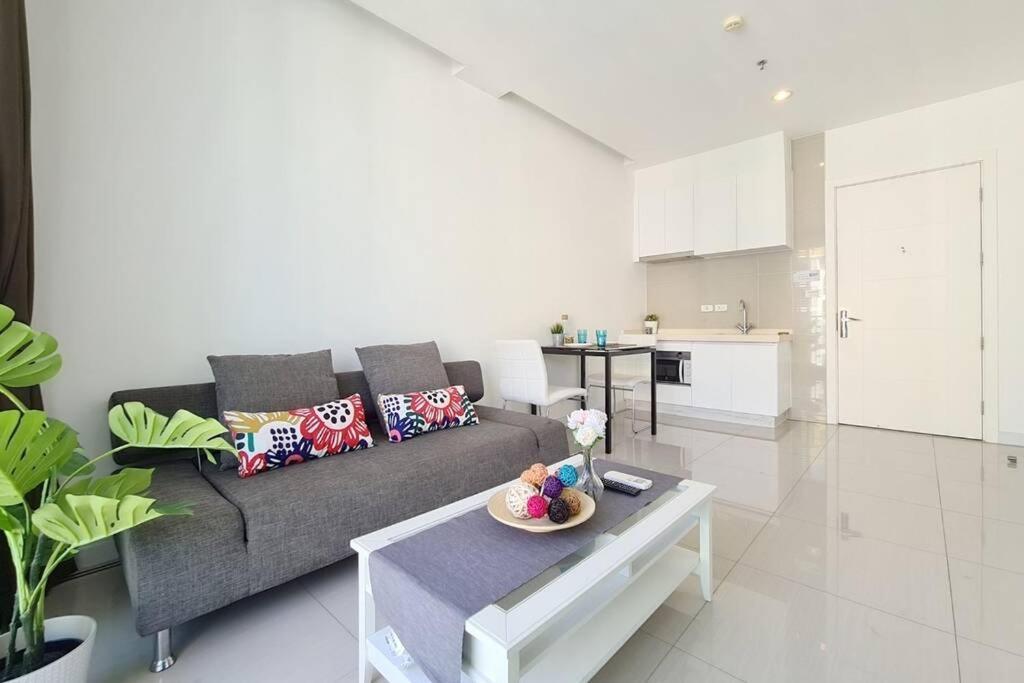 The Cloud Sky Rama9 : 1br Wifi Pool Rca Apartment Bangkok