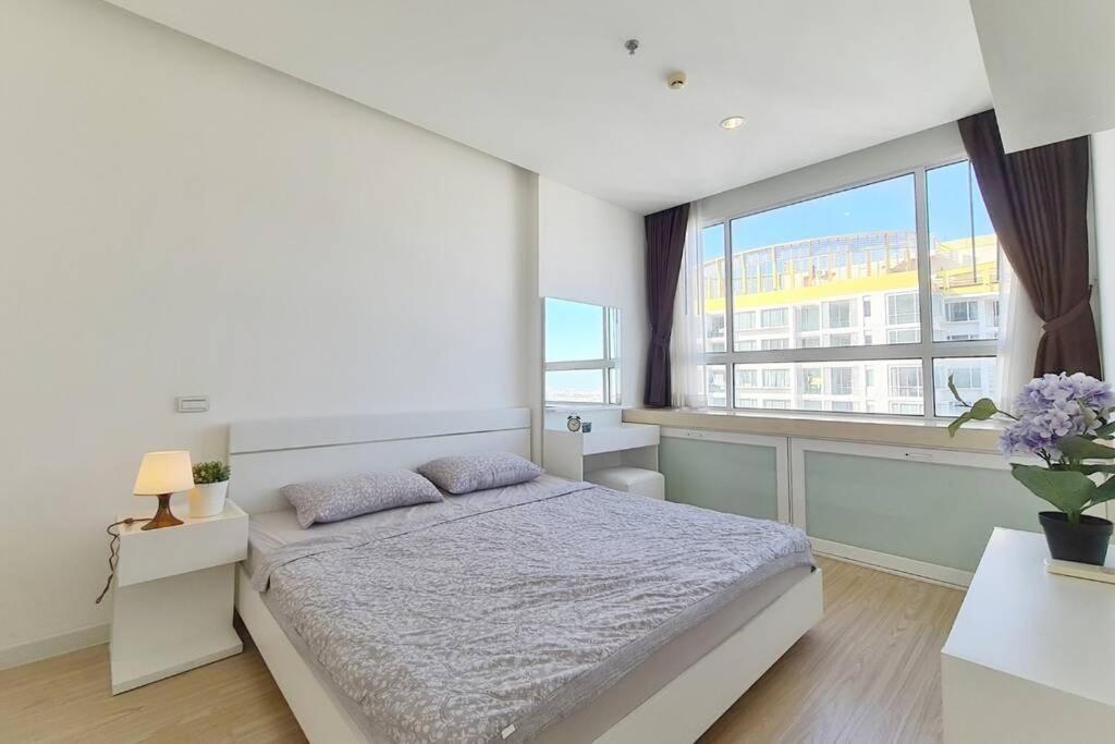 The Cloud Sky Rama9 : 1br Wifi Pool Rca Apartment *