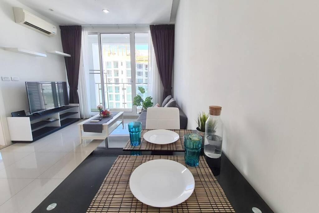 The Cloud Sky Rama9 : 1br Wifi Pool Rca Apartment *