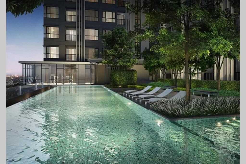 The Base Park East - Sukhumvit 77 *
