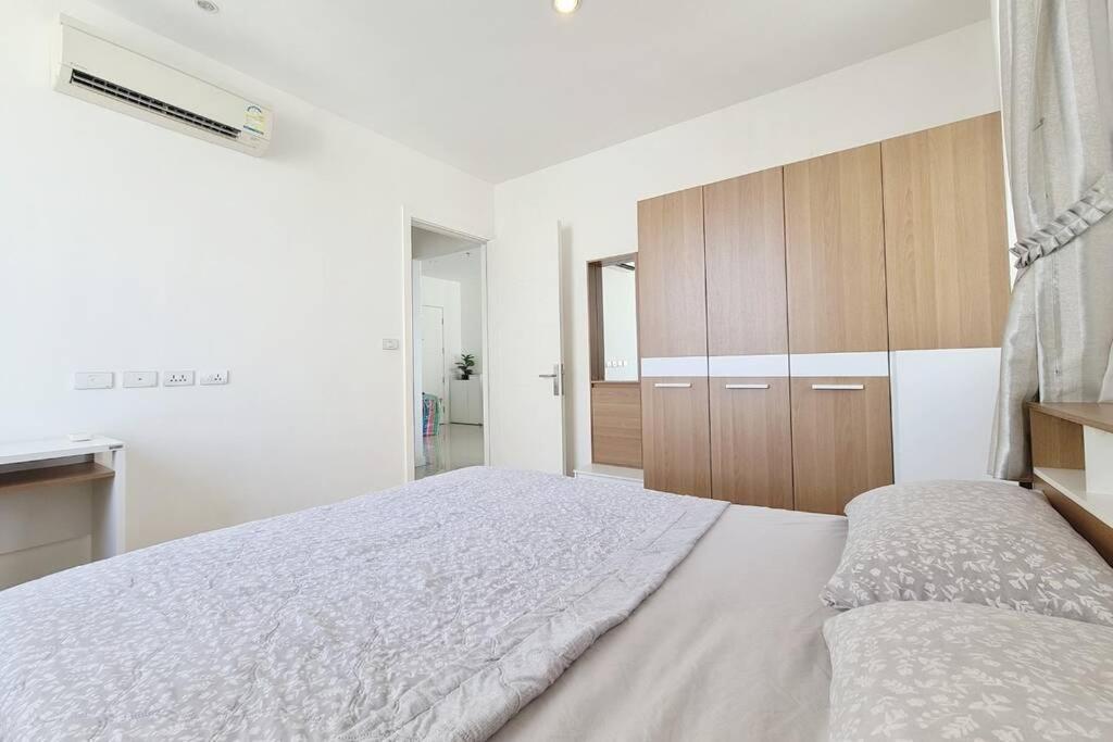 The Muji Inspired 1 Bedroom : Pool/wifi/rama9/rca *