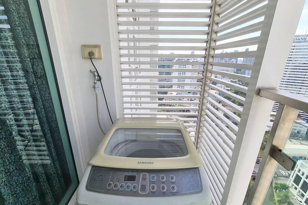 The Muji Inspired 1 Bedroom : Pool/wifi/rama9/rca Apartment *