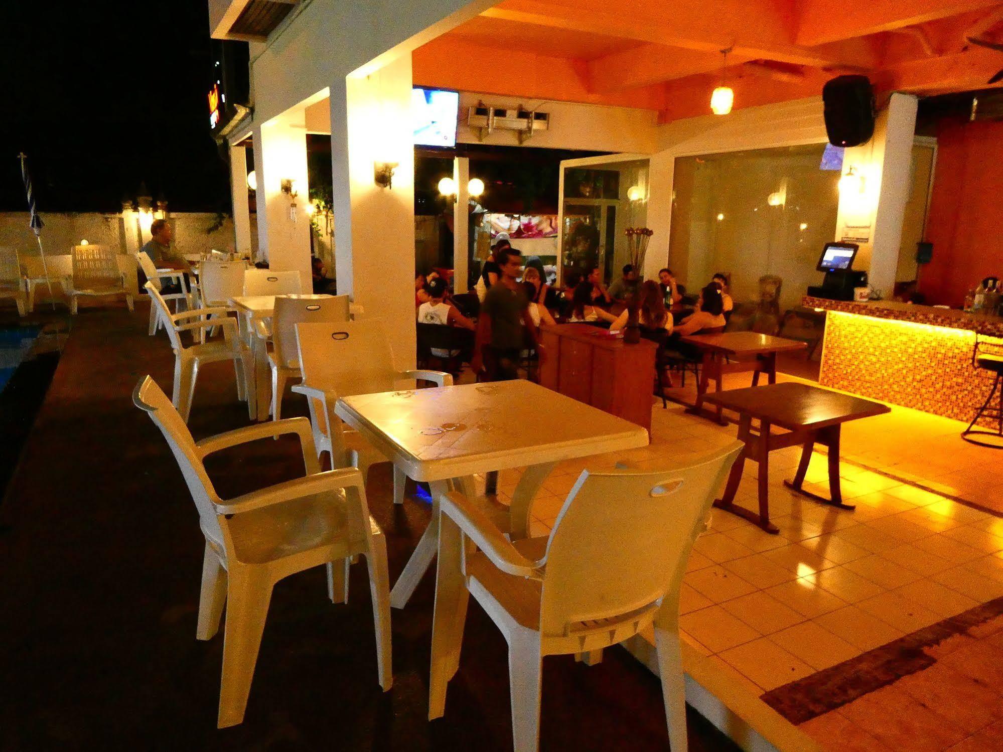 Hotel Mango Lagoon Place