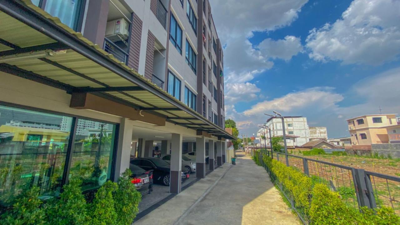 Plearnwan Deluxe Mansion Khách sạn Bangkok