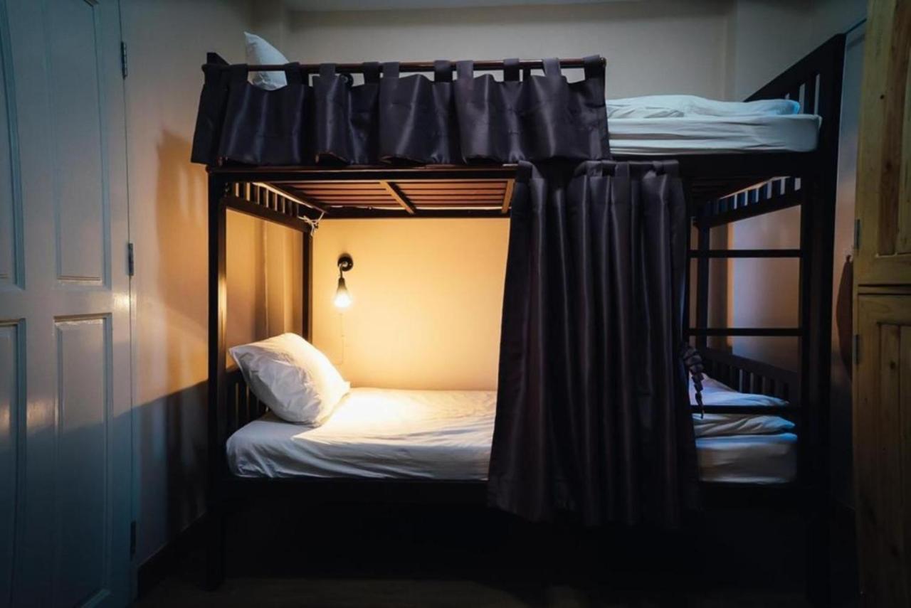 Small Space Cafe & Hostel