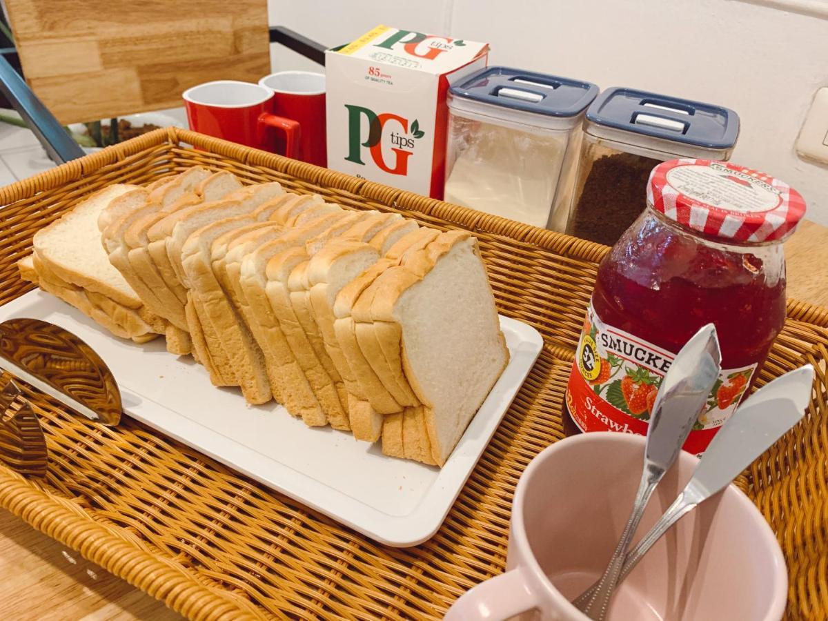 Hostal Pillow & Bread