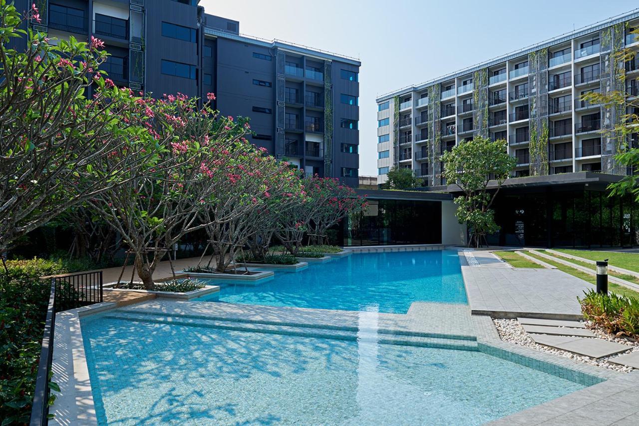 Blossom @ Sathorn Chareonrat *
