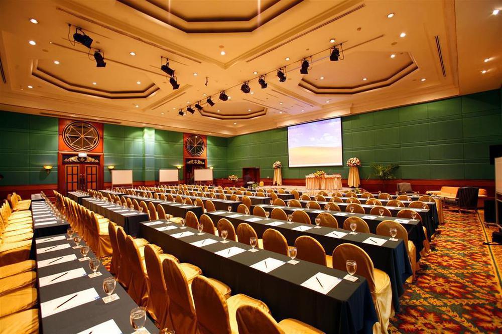 Golden Tulip Sovereign Hotel 4*