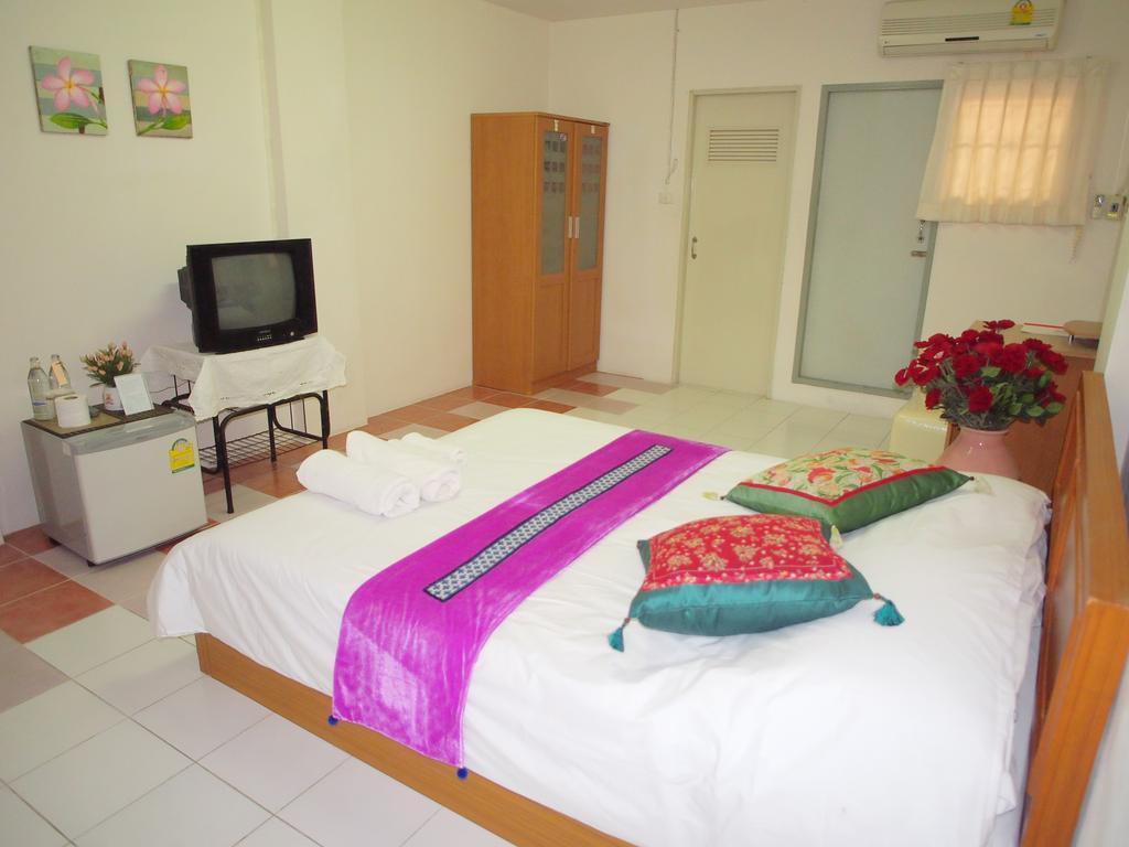 Thanapa Mansion Guest house *
