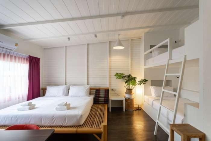 Lin Poshtel 林 Hostel