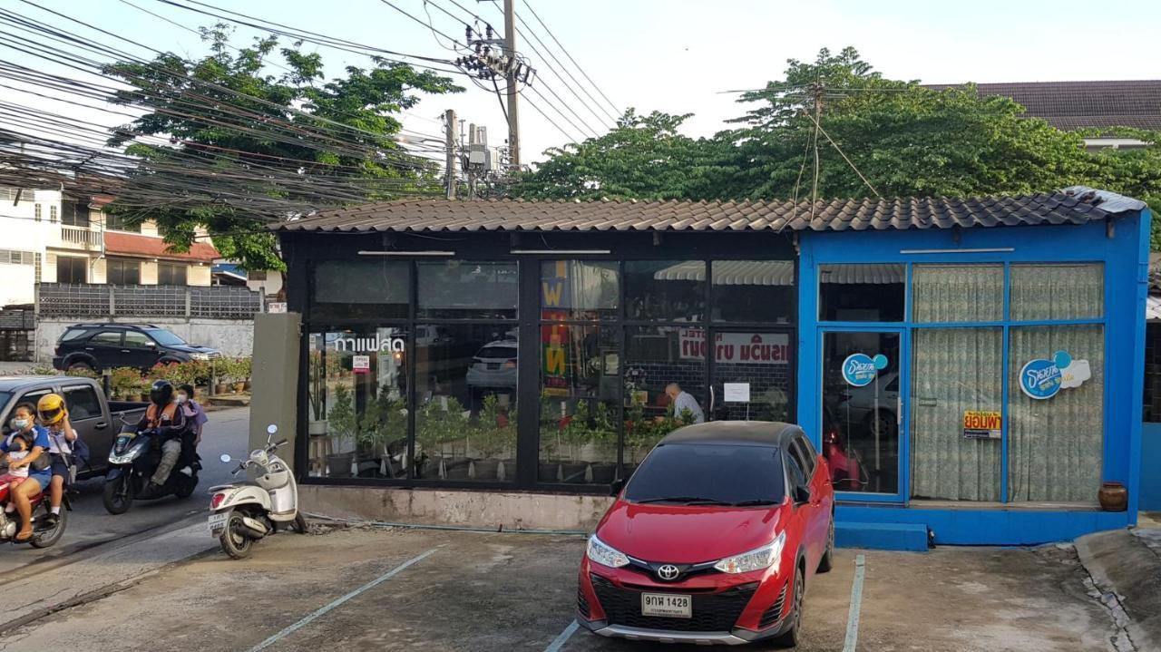 โรงแรมวินบางนา Win Bangna Bangkok