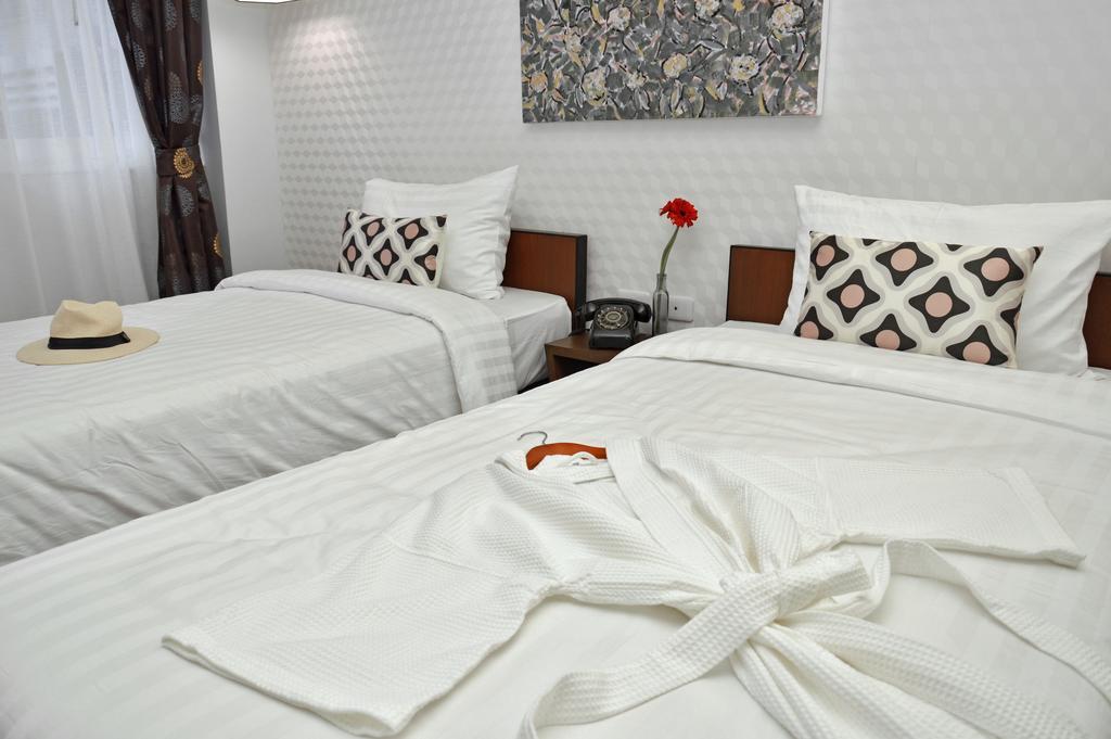 Hotel Retroasis 3*
