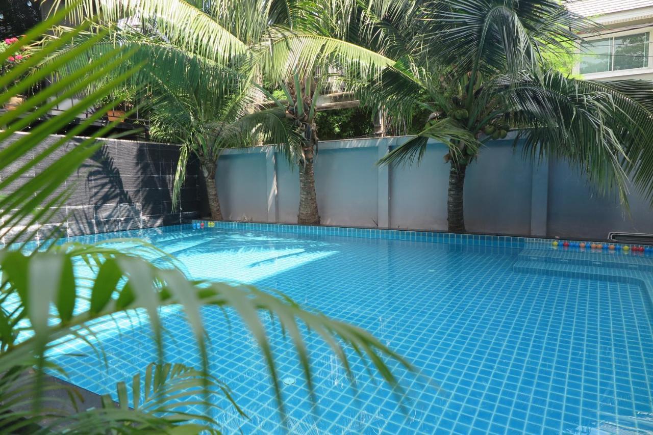 V20 Boutique Jacuzzi 4*