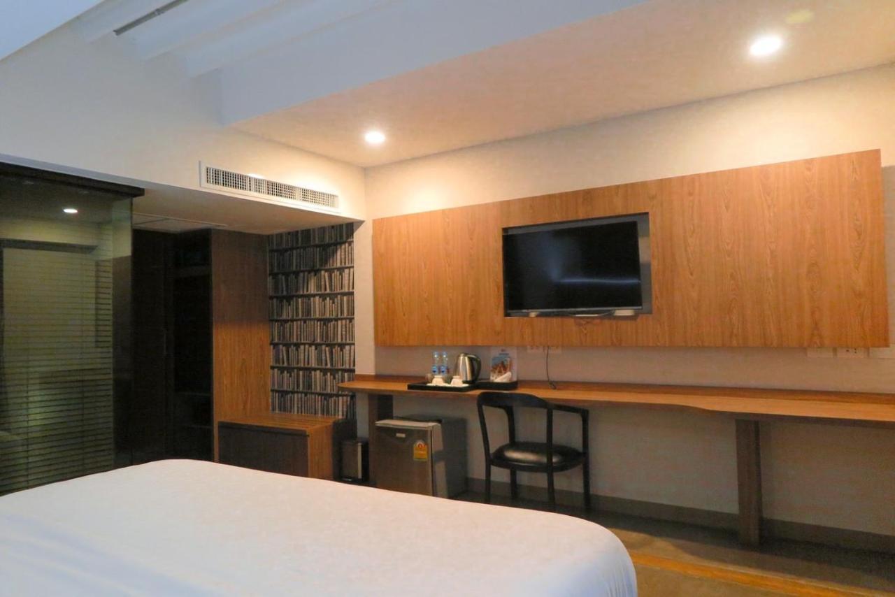 V20 Boutique Jacuzzi Hotel 4*