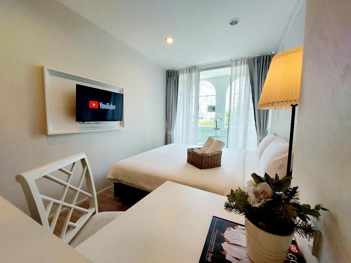 Bliss Silom 3*