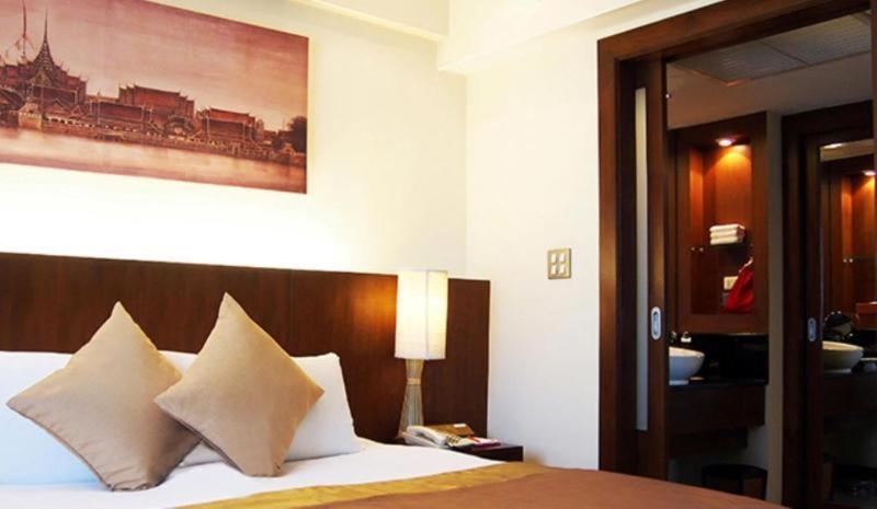 Ramada Plaza By Wyndham Menam Riverside 5* Banguecoque