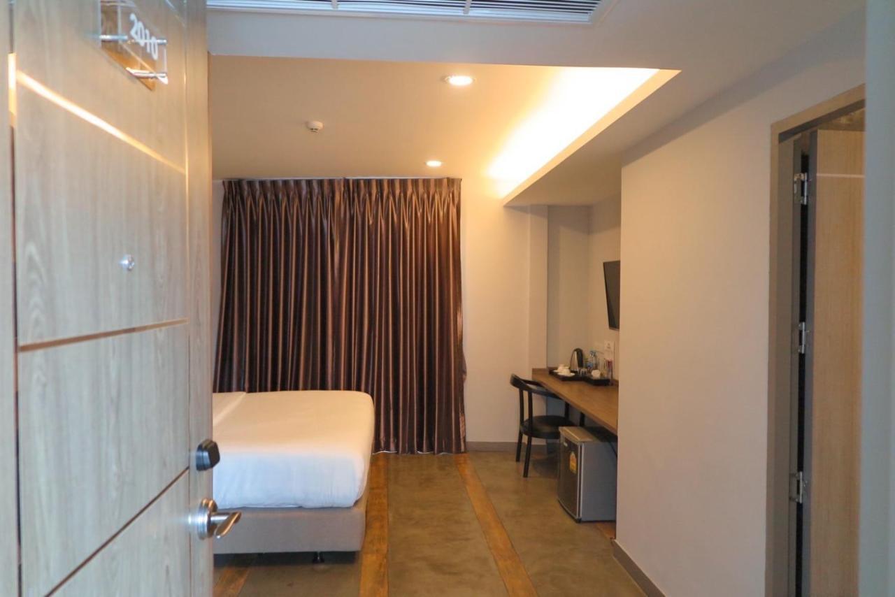 V20 Boutique Jacuzzi Hotel Bangkok