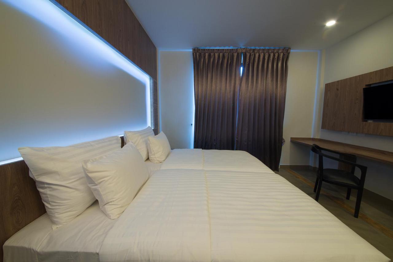 Hotel V20 Boutique Jacuzzi 4*