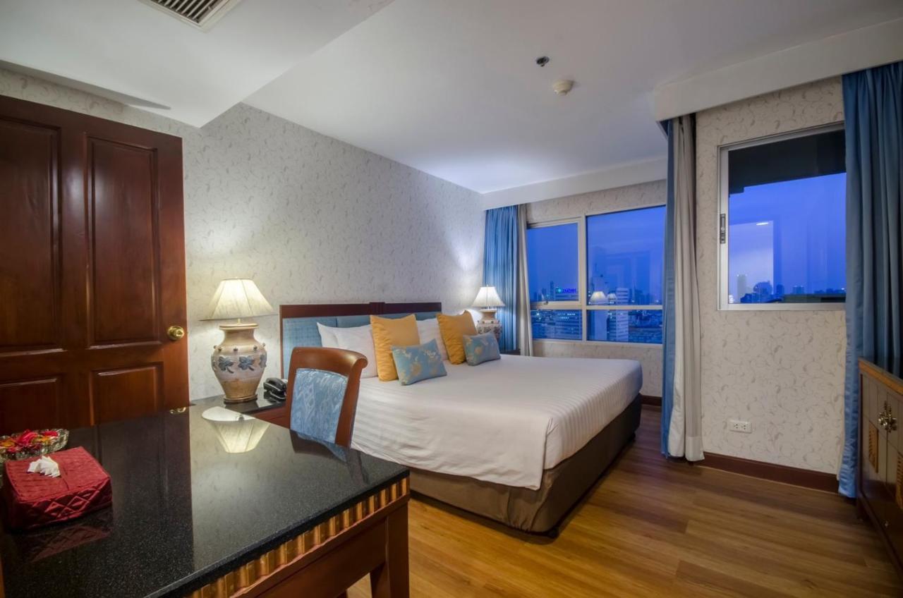 Palace 4*