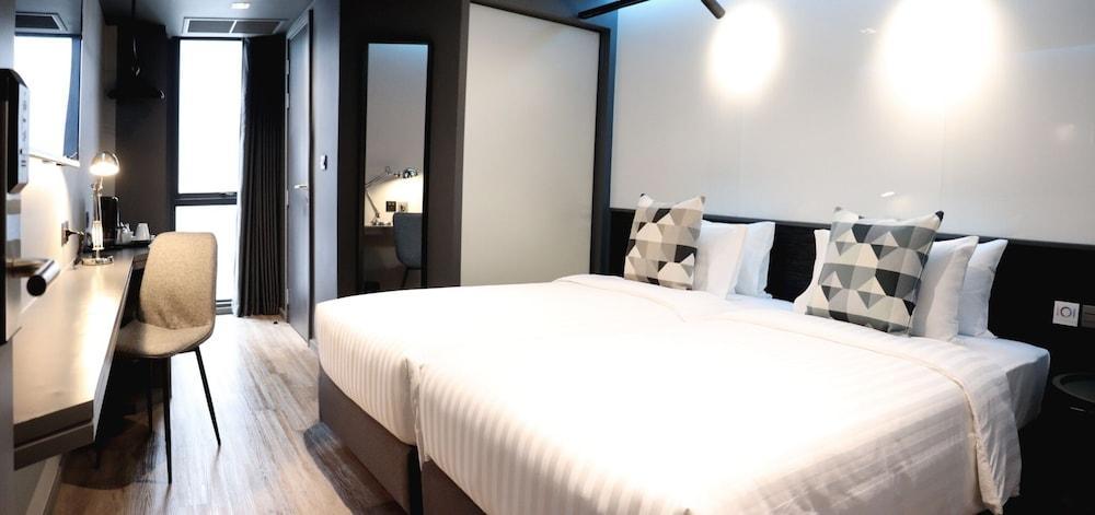 The Quarter Silom By Uhg Hotel