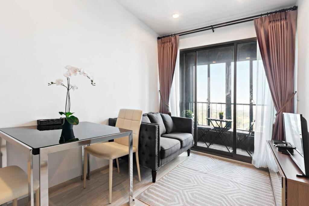 Apartment Ideo At Bangna Bts Skytrain Station Bangkok