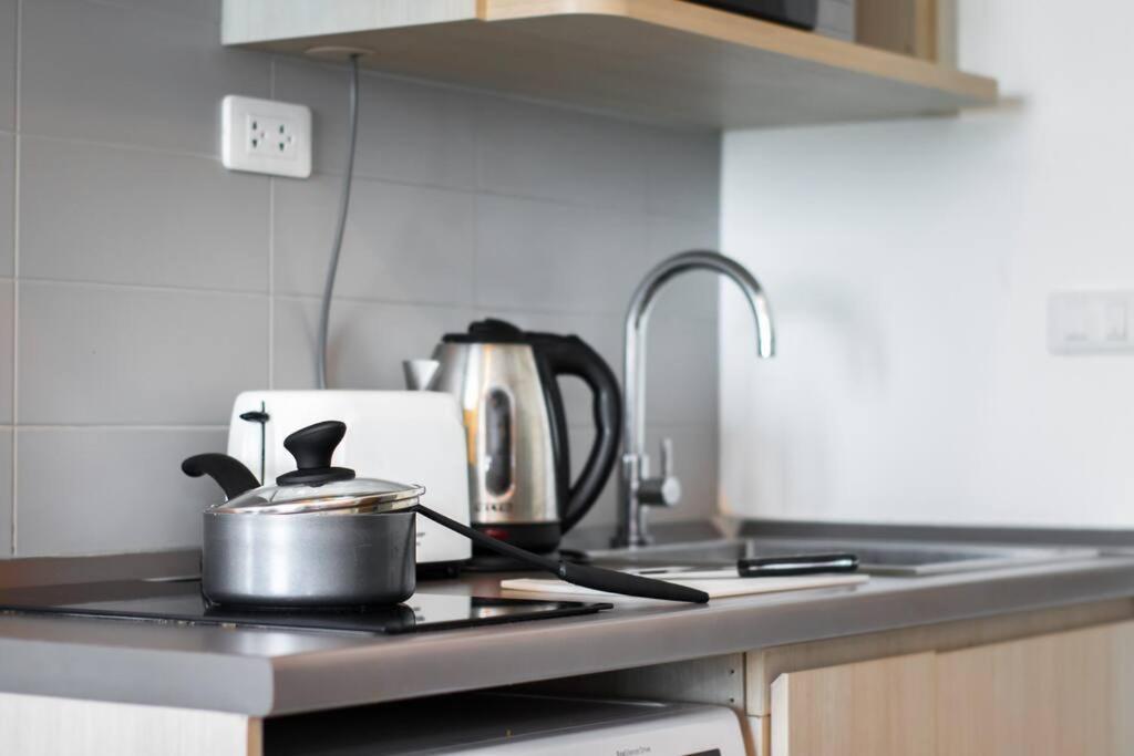 Ideo At Bangna Bts Skytrain Station Apartment *