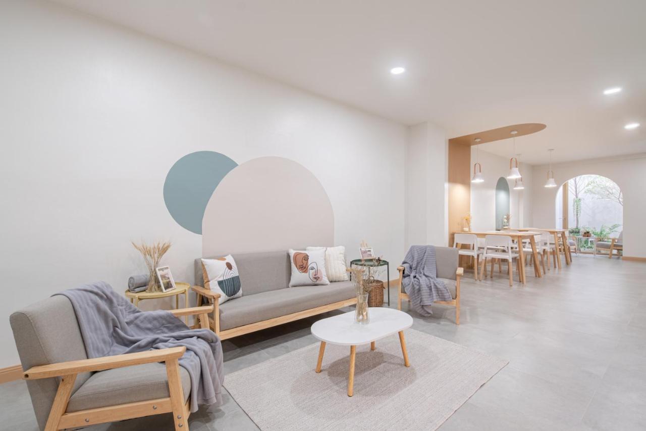 Hostal Coroom Bkk *