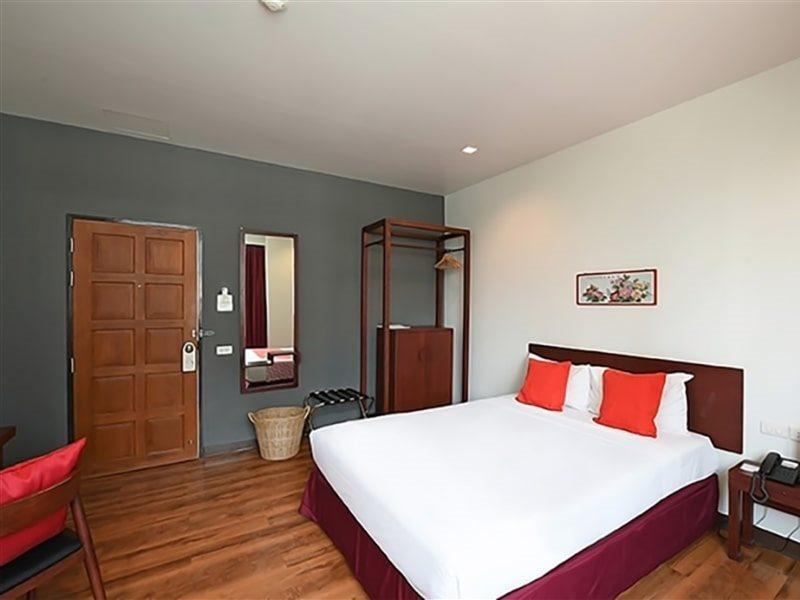 Ruamchitt Plaza Hotel 3*