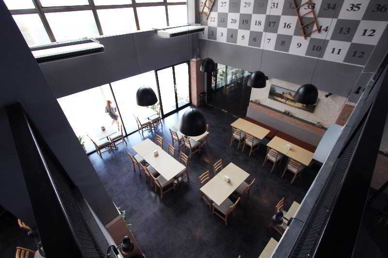 D Varee Xpress Makkasan
