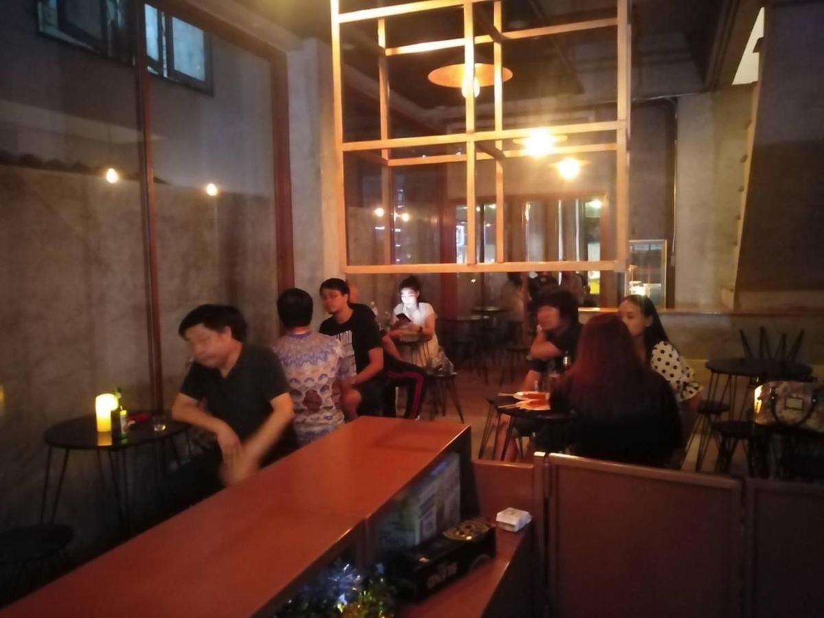 Ratchada - Rotfai Hostel *