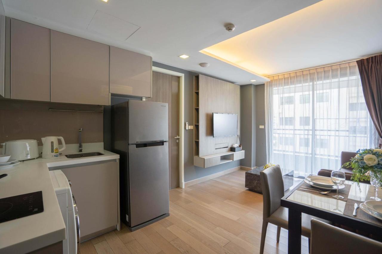 Dazzle Aparthotel