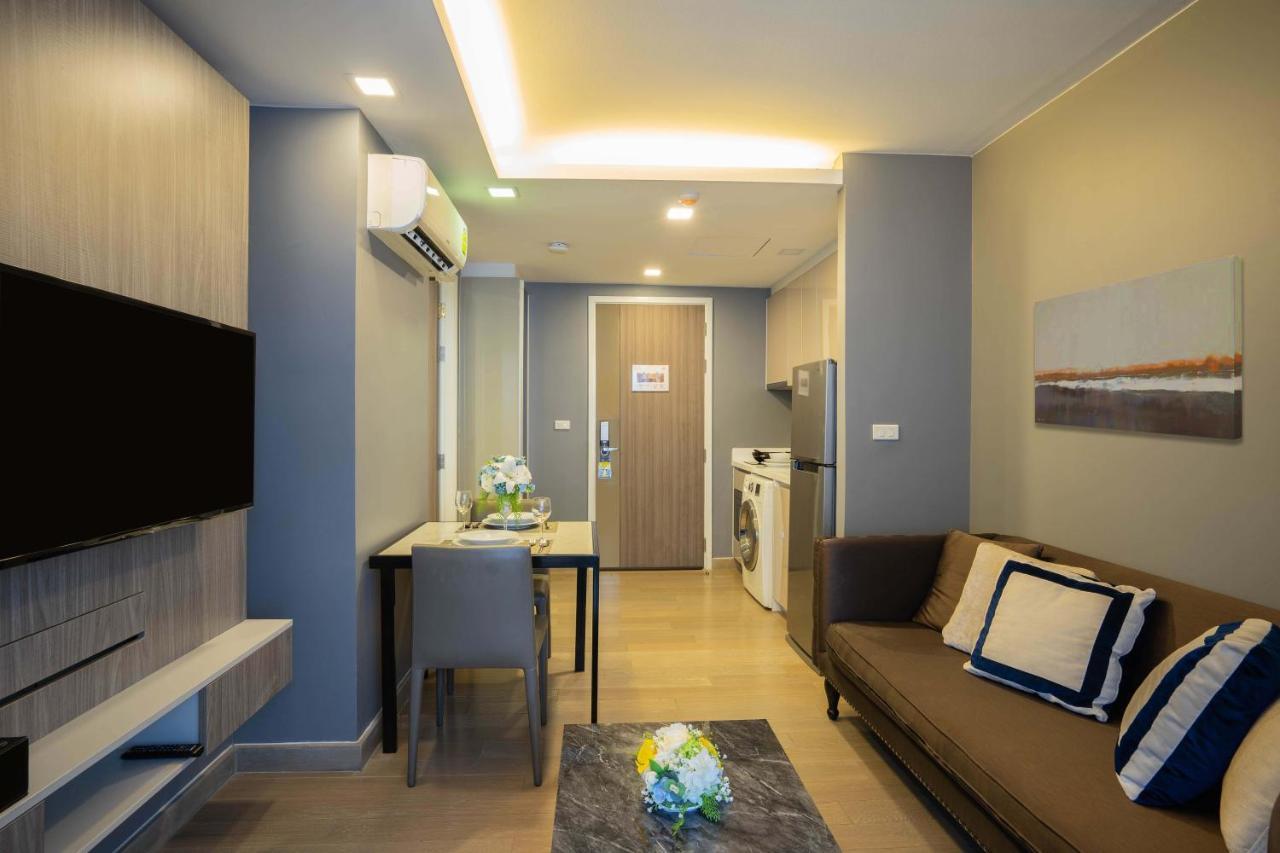 Dazzle Aparthotel 4*