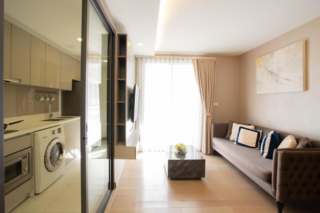 Dazzle Aparthotel 4*