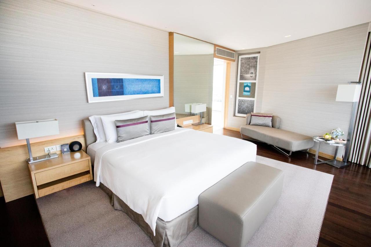 Khách sạn Avani Riverside 5*