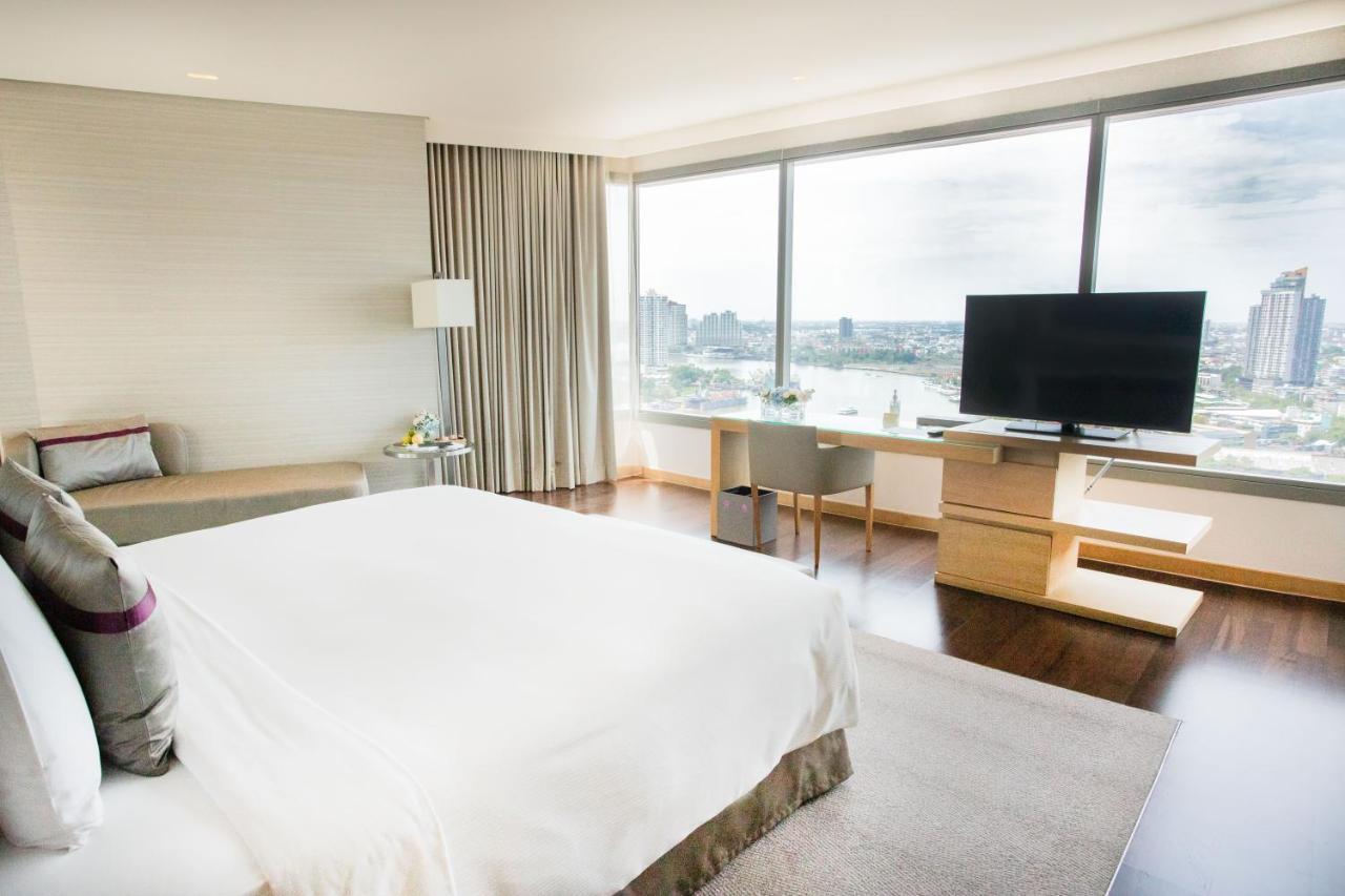 Khách sạn Avani Riverside 5*