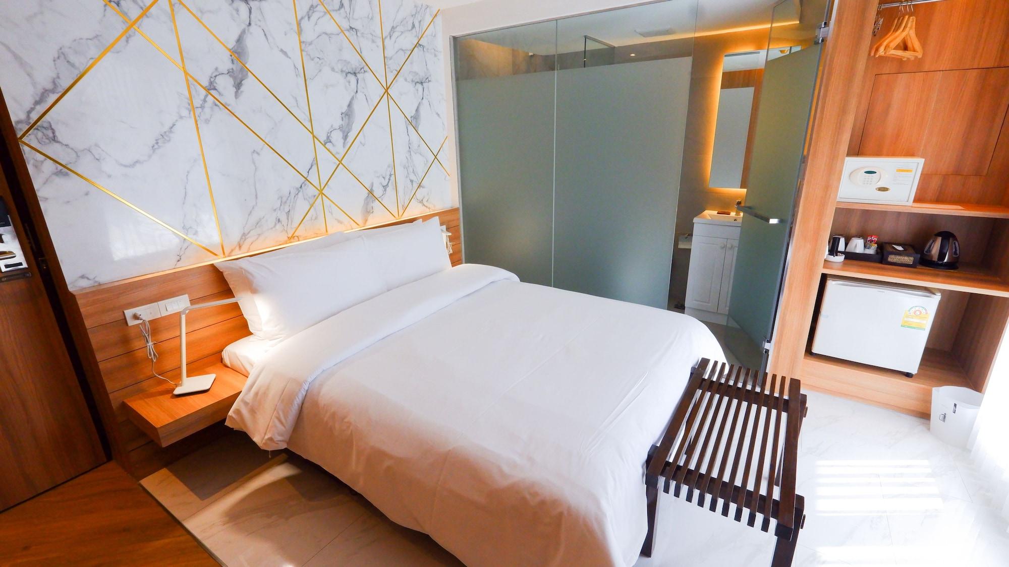 Pinnacle Dream Hotel 3*