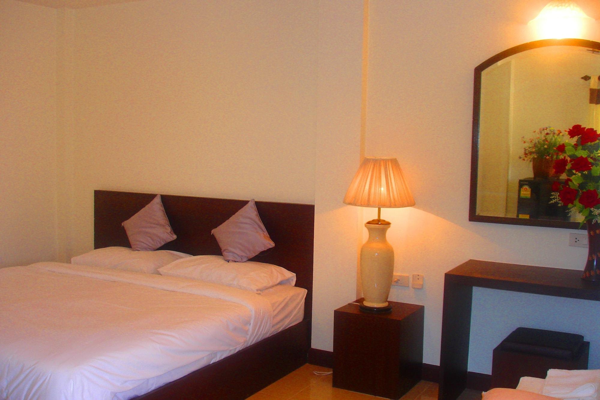Suphan Hometel 3*