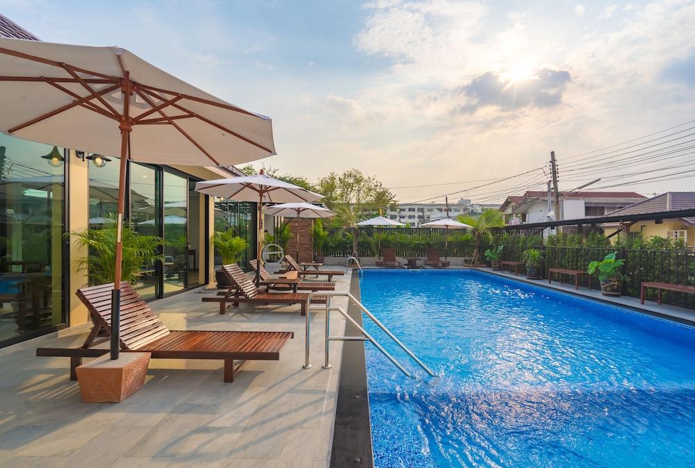 Suphan Hometel 3*