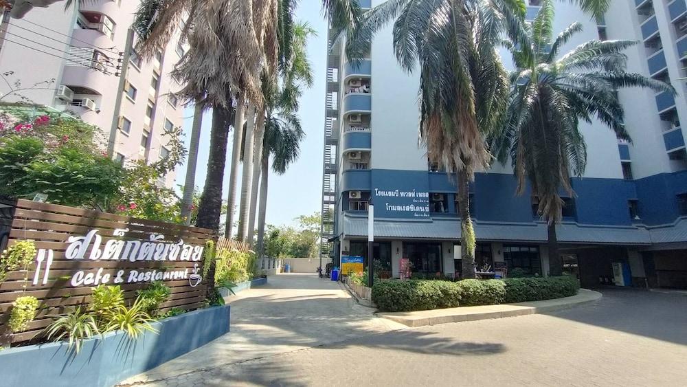 Komol Hotel Bangkok