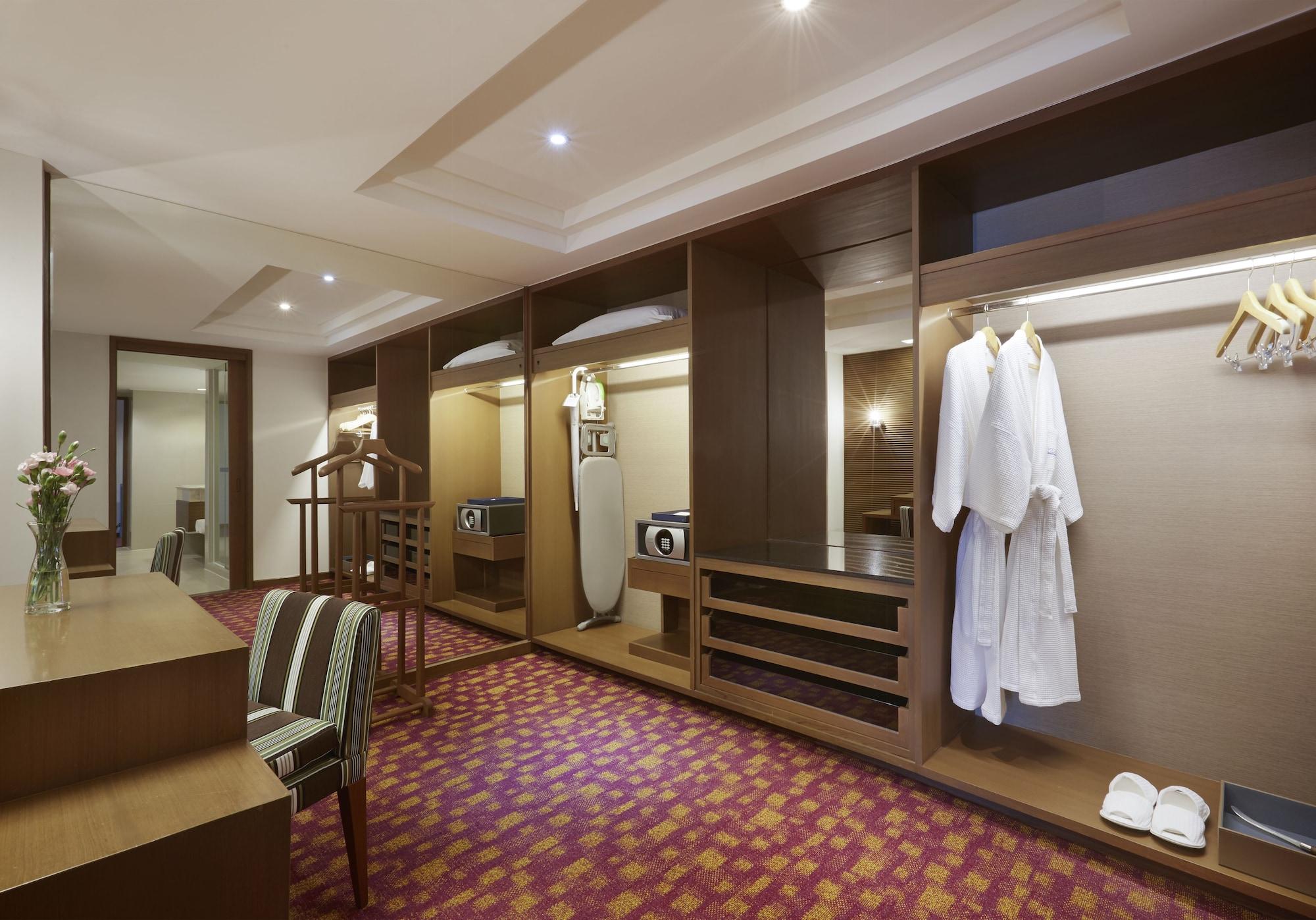 Dusit Princess Srinakarin Bangkok