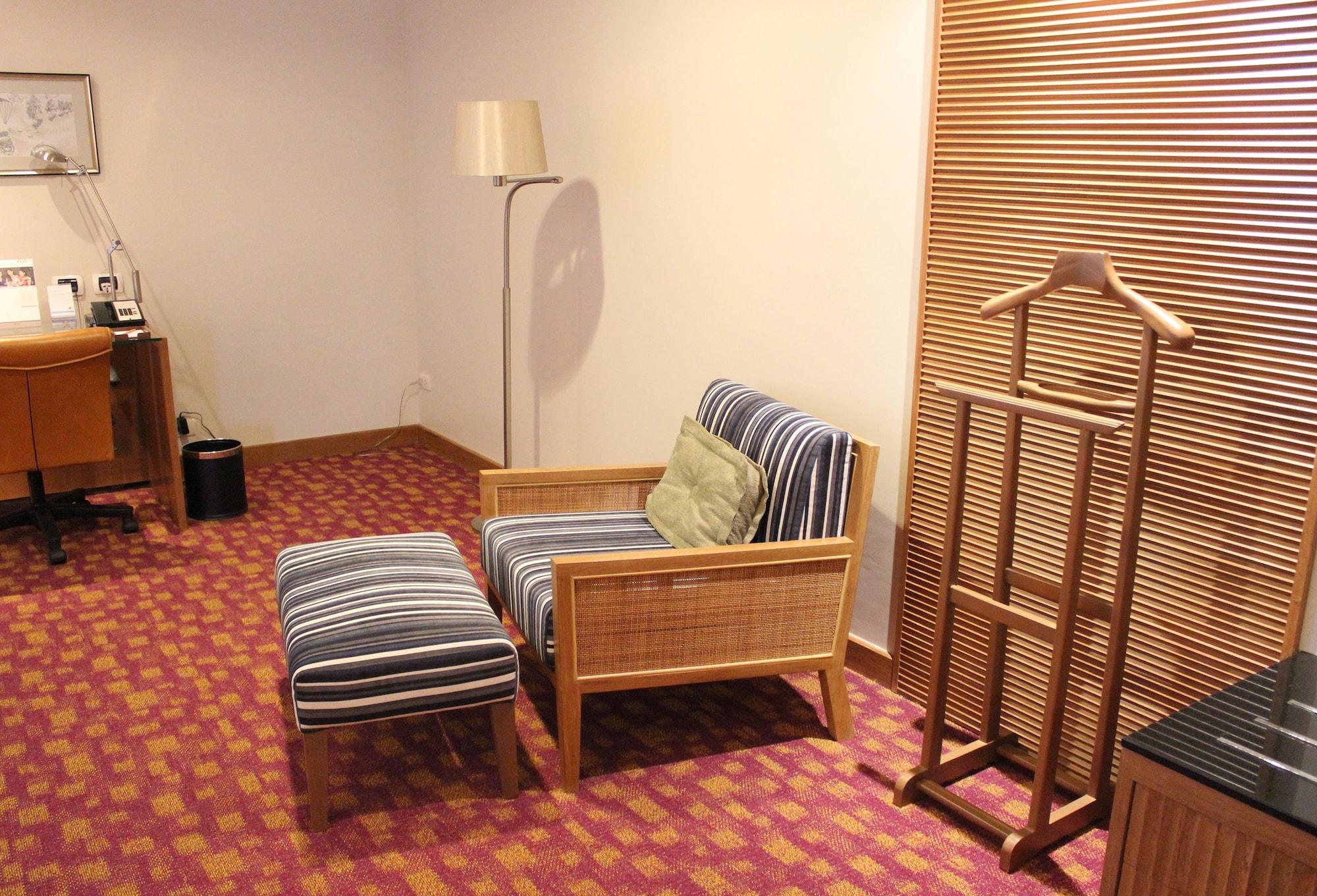 Dusit Princess Srinakarin Hotel