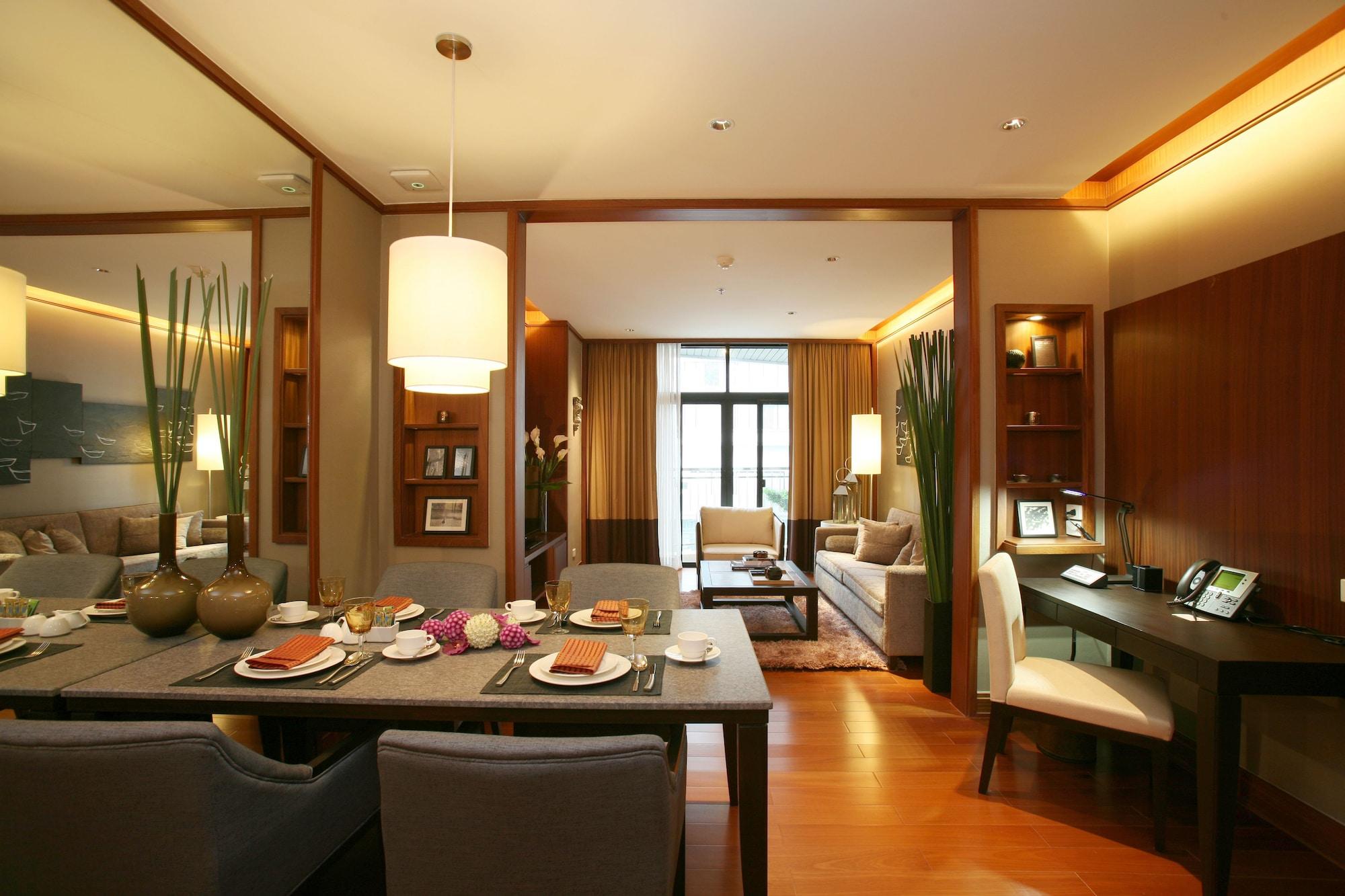 Khách sạn Aetas Bangkok
