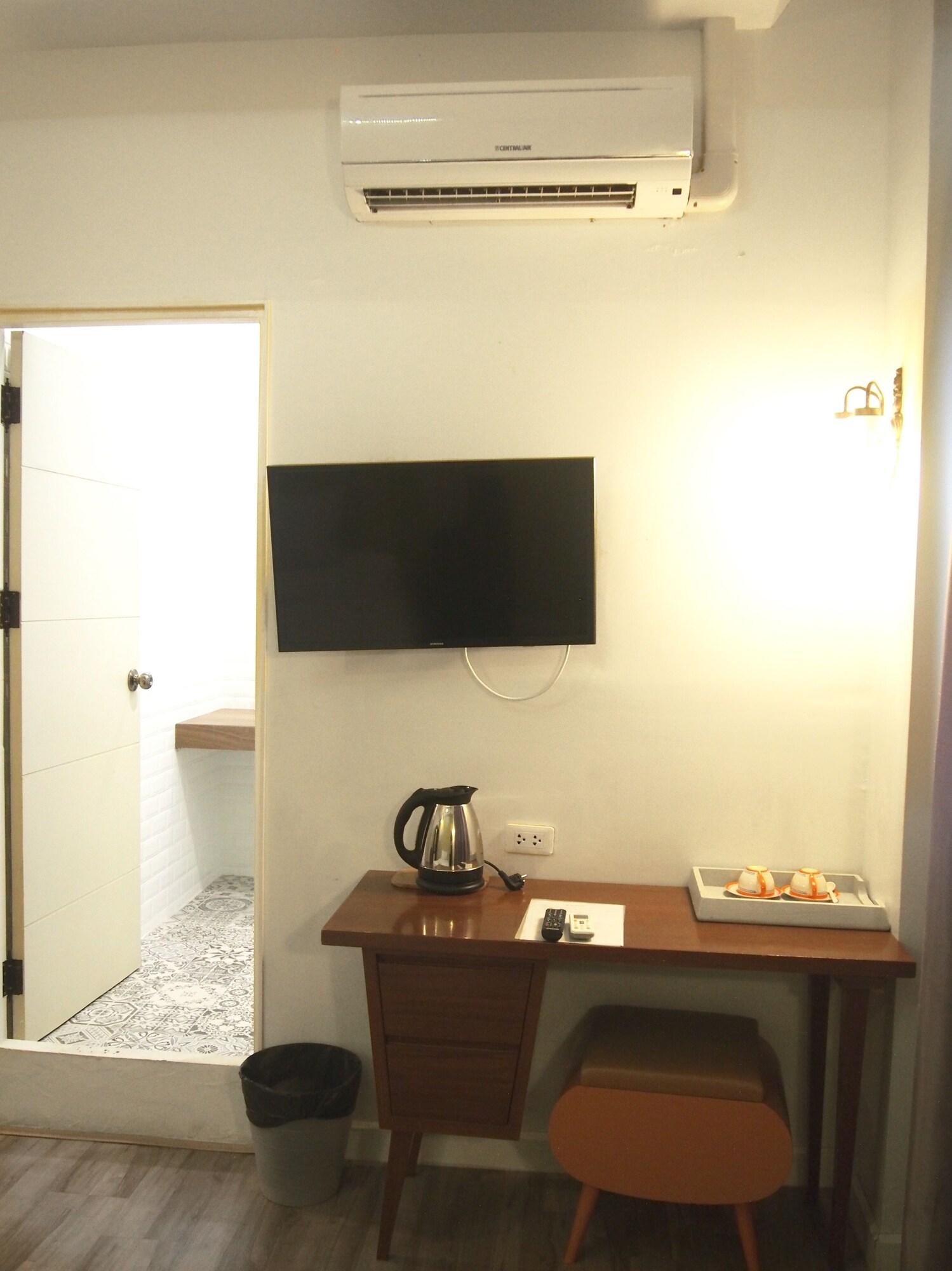 Retroasis Hotel
