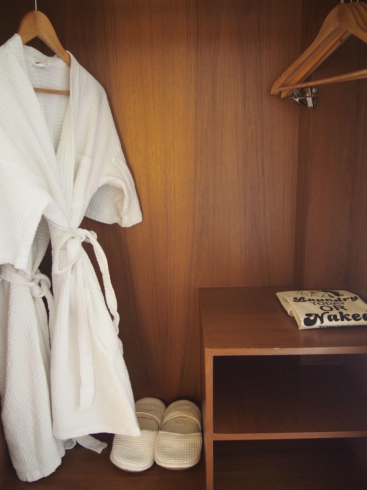 Hotel Retroasis 3*
